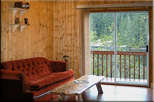 Powell Lake Getaway, Powell River lakefront accommodation, British Columbia, Canada