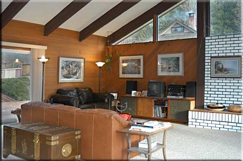 Ocean Beach Lodge, Powell River vacation rental, British Columbia, Canada